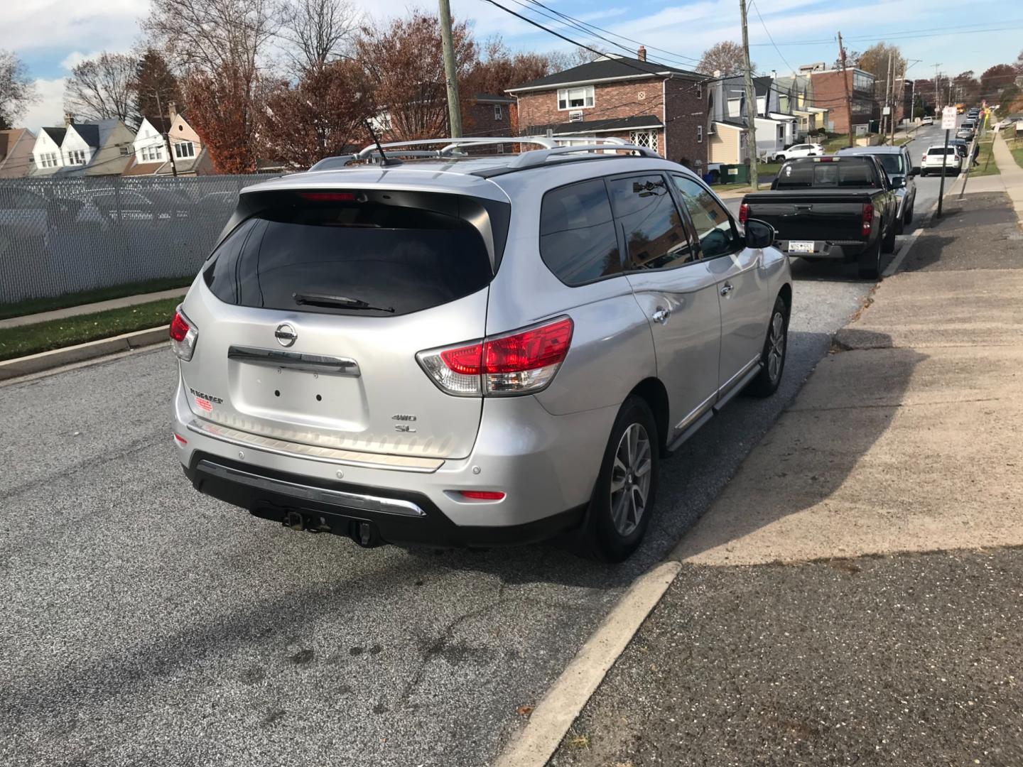 2014 Silver /Black Nissan Pathfinder S (5N1AR2MM6EC) with an 3.5 V6 engine, Automatic transmission, located at 577 Chester Pike, Prospect Park, PA, 19076, (610) 237-1015, 39.886154, -75.302338 - Photo#4